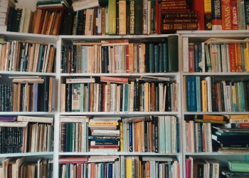 Top 10 books for mastering English grammar for marketers