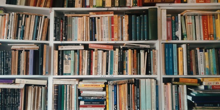 Top 10 books for mastering English grammar for marketers